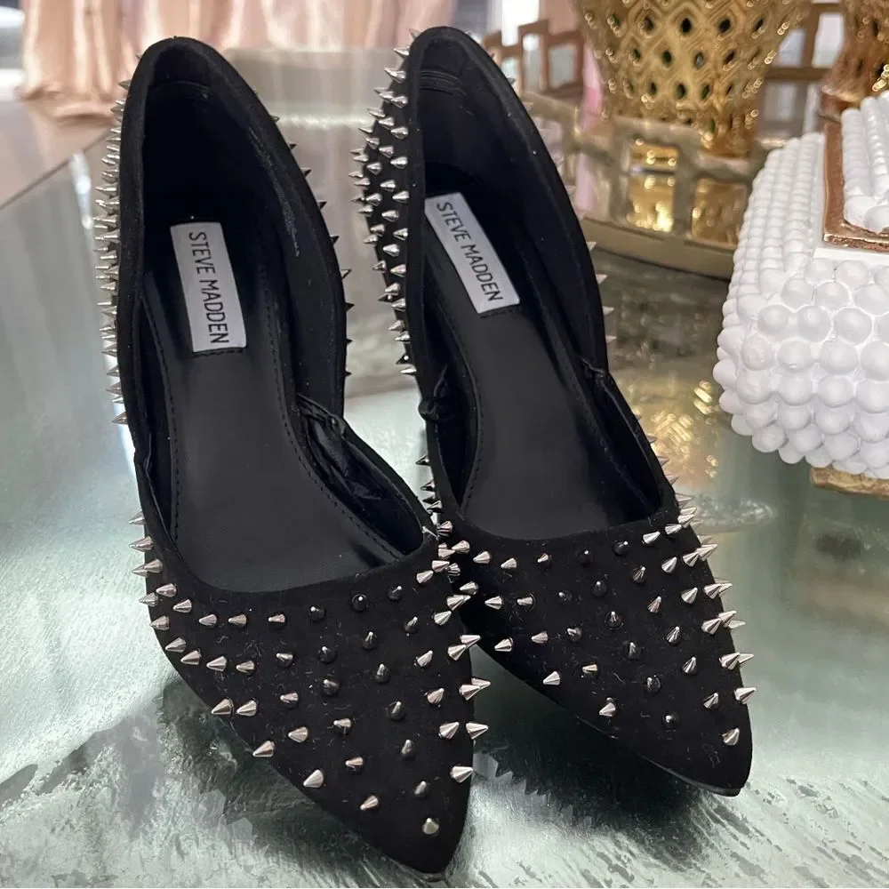 New Daisie-S Black Suede Studded Pumps Size 5.5